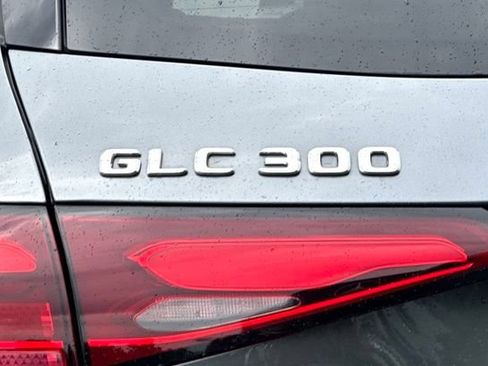 Used 2023 Mercedes-Benz GLC 300 4MATIC image 11