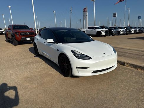 Used 2018 Tesla Model 3 RWD image 13