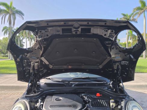 Used 2020 MINI Cooper 4-Door Hardtop w/ Signature Upholstery Package image 36