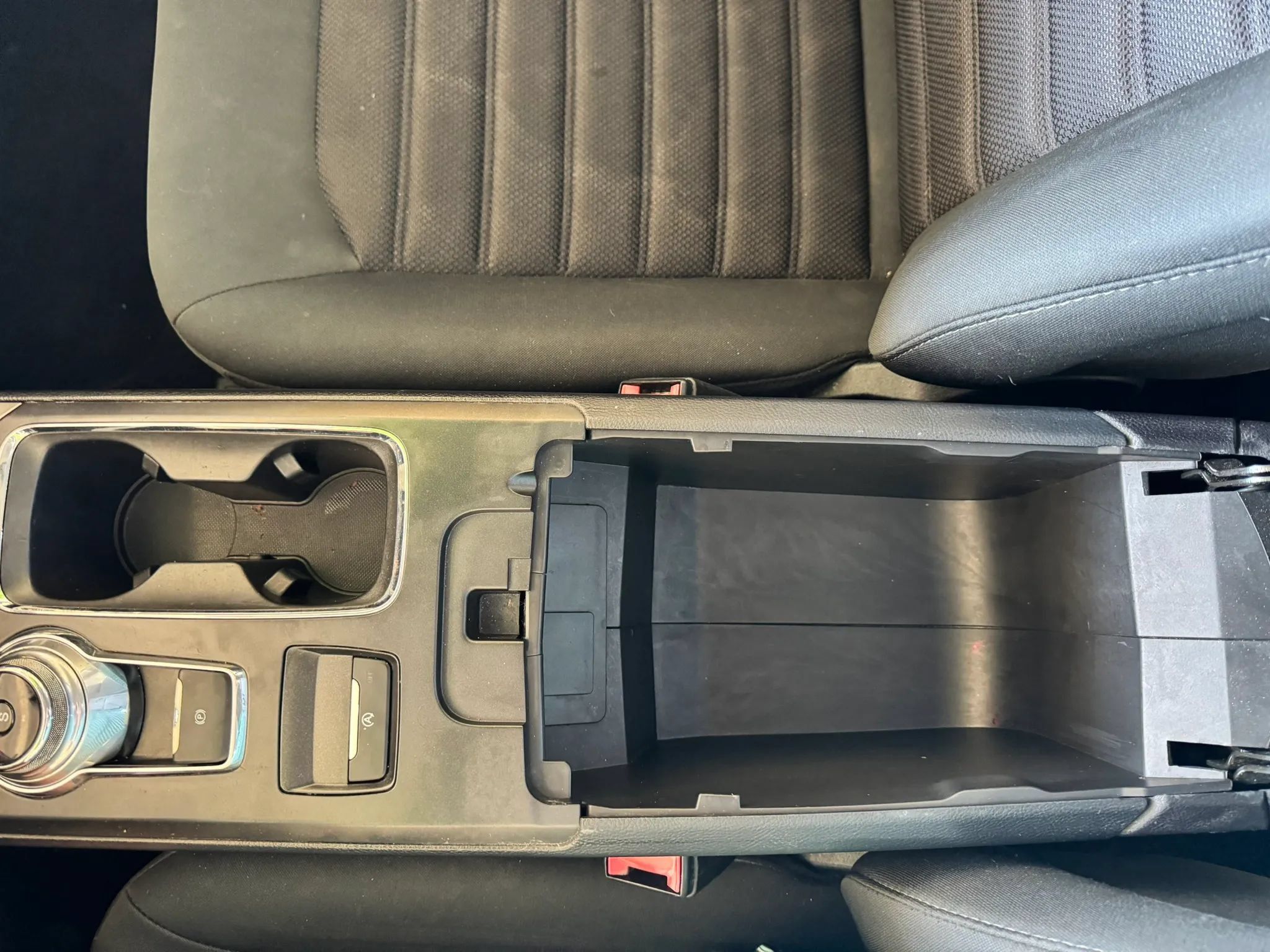 Used 2019 Ford Fusion SE FWD image 15