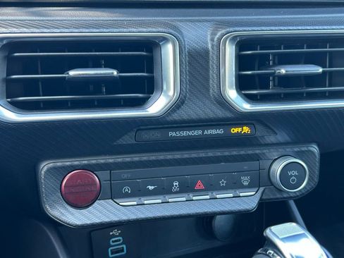 Used 2025 Ford Mustang Premium image 23