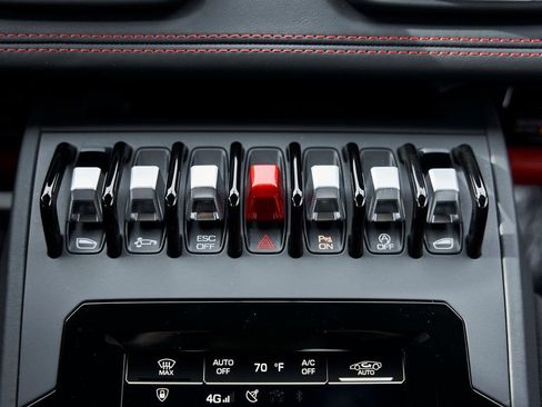 Used 2023 Lamborghini Huracan EVO image 70