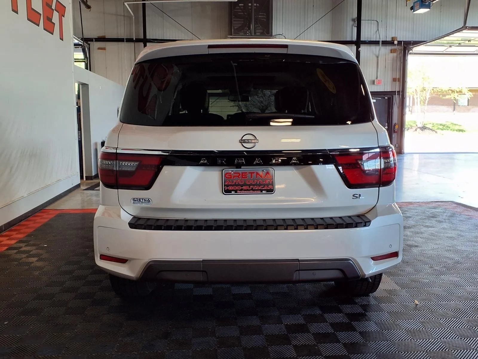 Used 2023 Nissan Armada SL w/ Captain's Chairs Package AWD/4WD image 5