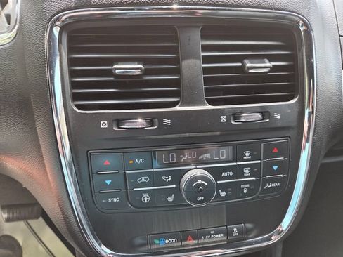 Used 2020 Dodge Grand Caravan GT FWD image 29