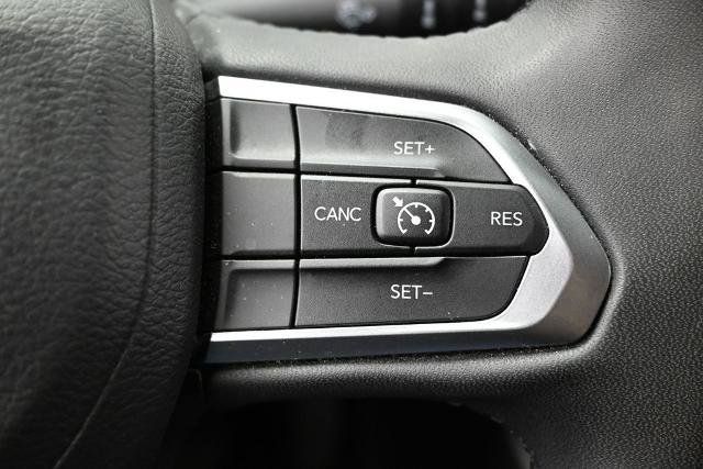 Used 2024 Jeep Compass Latitude AWD/4WD image 29