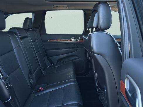 Used 2011 Jeep Grand Cherokee Overland AWD/4WD image 30