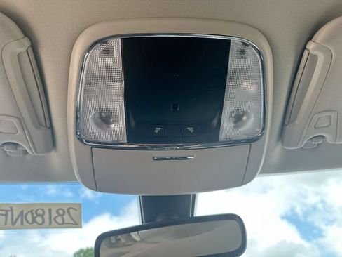 Used 2023 Chrysler 300 Touring RWD image 40