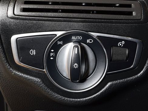 Used 2021 Mercedes-Benz GLC 300 4MATIC image 17