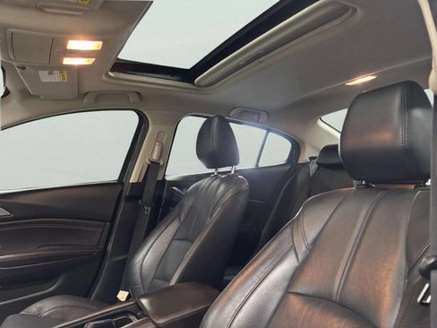 Used 2018 MAZDA MAZDA3 Grand Touring w/ Premium Equipment Package FWD image 14