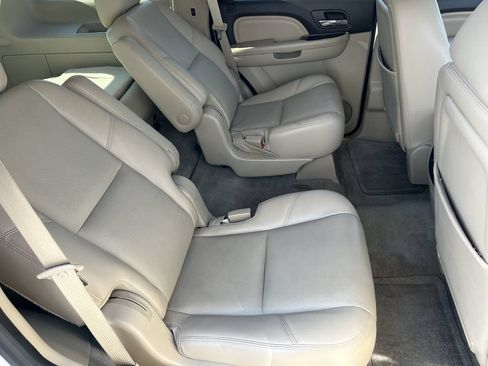 Used 2014 GMC Yukon Denali AWD/4WD image 13