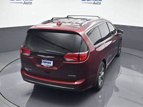 Used 2018 Chrysler Pacifica Limited image 53