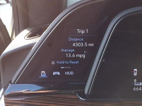 Used 2023 Cadillac Escalade Premium Luxury image 29