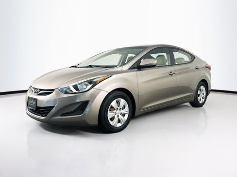 Used 2016 Hyundai Elantra SE FWD image 3
