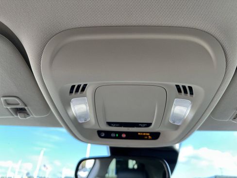 Used 2022 Buick Envision Preferred image 36