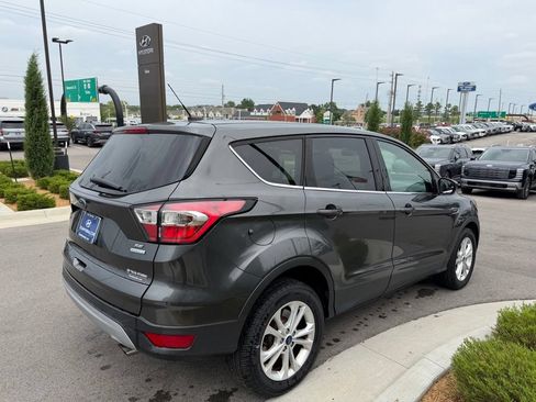 Used 2017 Ford Escape SE FWD image 5