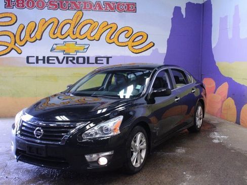 Used 2015 Nissan Altima 2.5 SV image 2