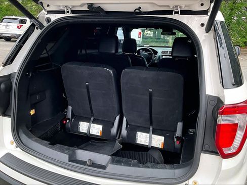 Used 2019 Ford Explorer XLT w/ Equipment Group 202A FWD image 33