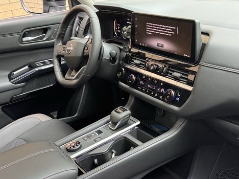 New 2026 Nissan Pathfinder Platinum AWD/4WD image 7