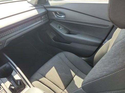 Certified 2025 Honda Accord SE image 4