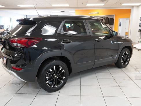 Used 2023 Chevrolet TrailBlazer LT w/ Convenience Package FWD image 11
