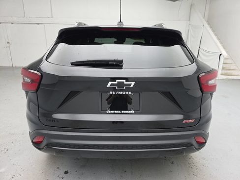 Used 2025 Chevrolet Trax RS FWD image 11