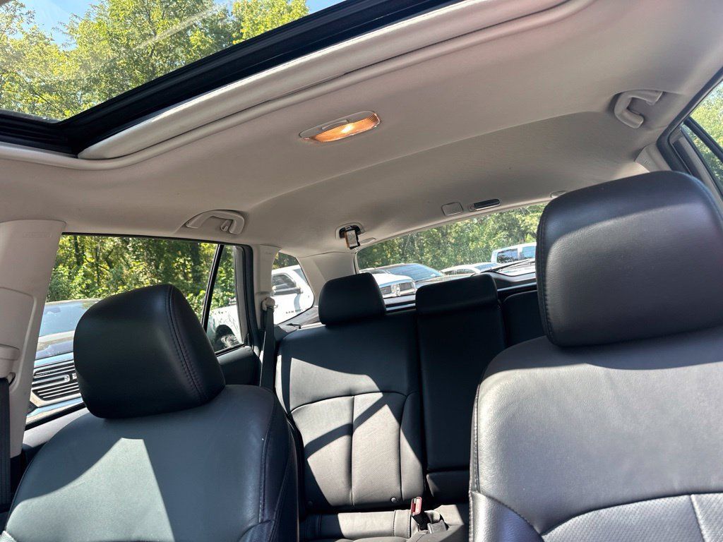 Used 2011 Subaru Outback 2.5i Limited w/ PWR Moonroof Pkg AWD/4WD image 24