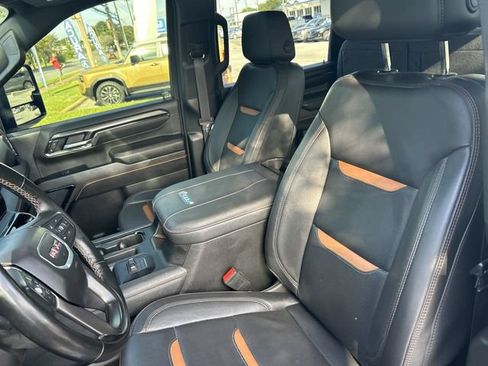 Used 2024 GMC Sierra 2500 AT4 w/ AT4 Premium Plus Package AWD/4WD image 10