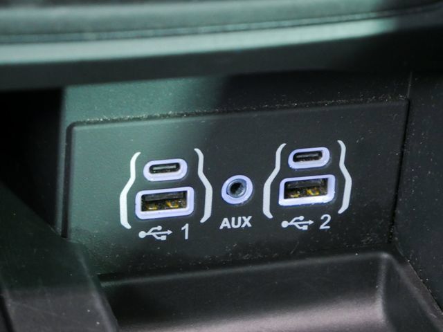 Certified 2025 Chrysler Pacifica Limited FWD image 30