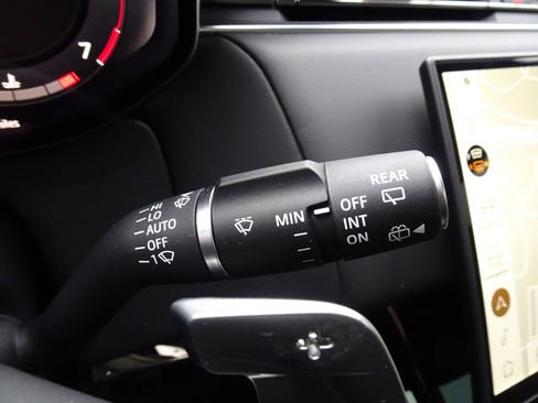 Certified 2025 Land Rover Range Rover Sport Dynamic SE image 34