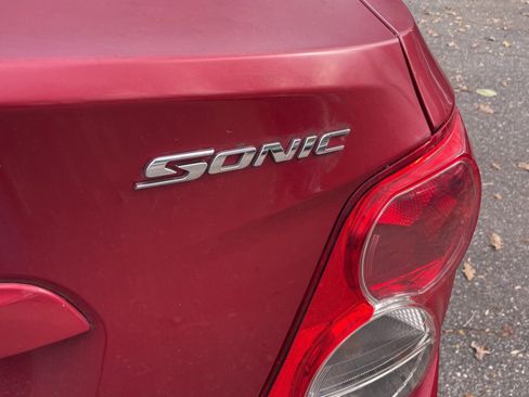 Used 2012 Chevrolet Sonic LS image 12