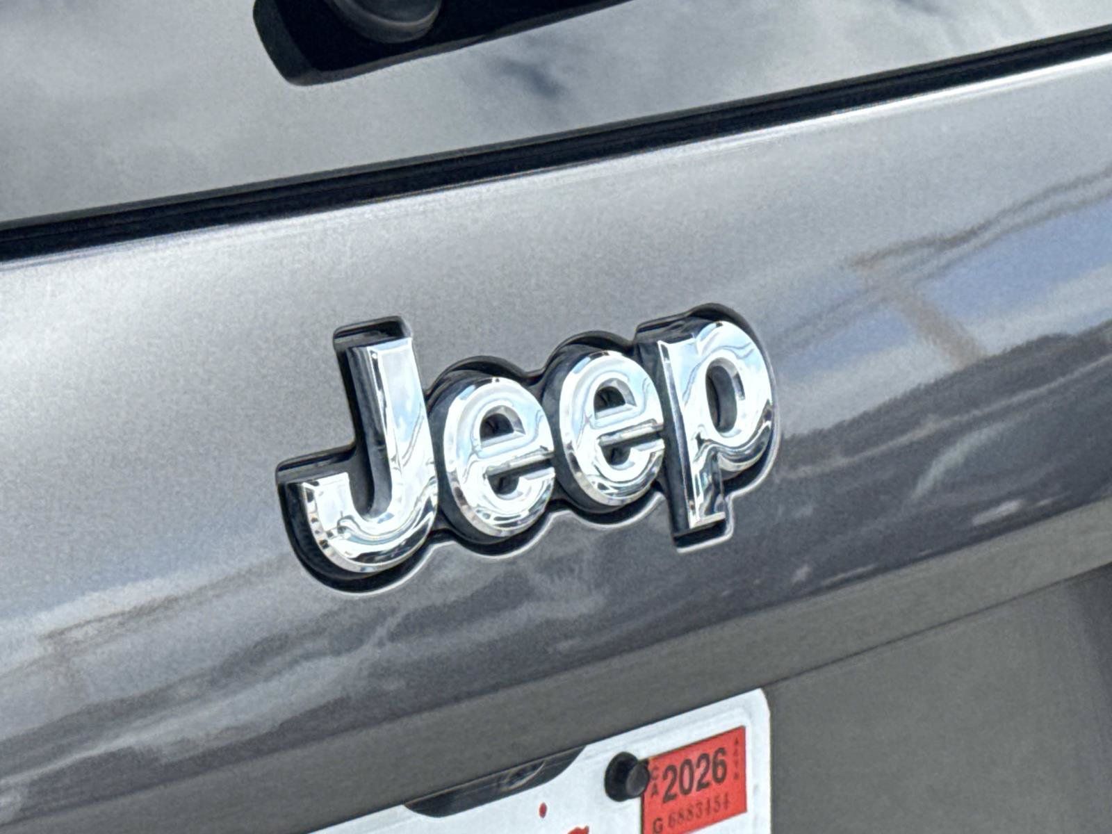 Used 2019 Jeep Cherokee Latitude Plus FWD image 7