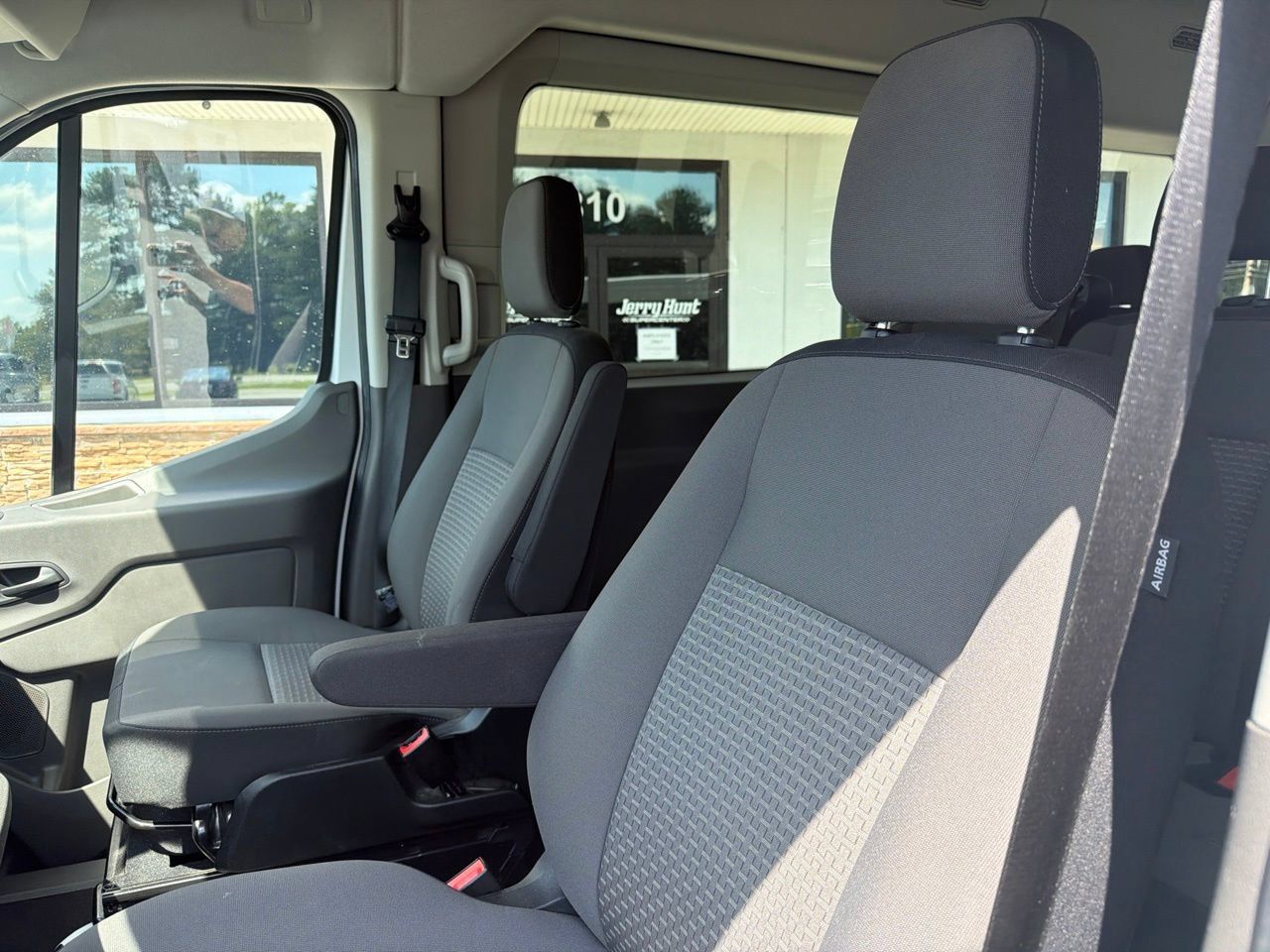 Used 2025 Ford Transit 350 XLT RWD image 2