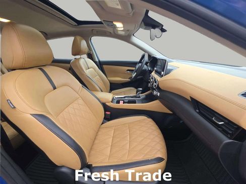 Used 2025 Nissan Sentra SV w/ SV Premium Package image 9