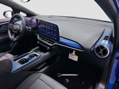 New 2026 Chevrolet Equinox EV LT FWD image 31