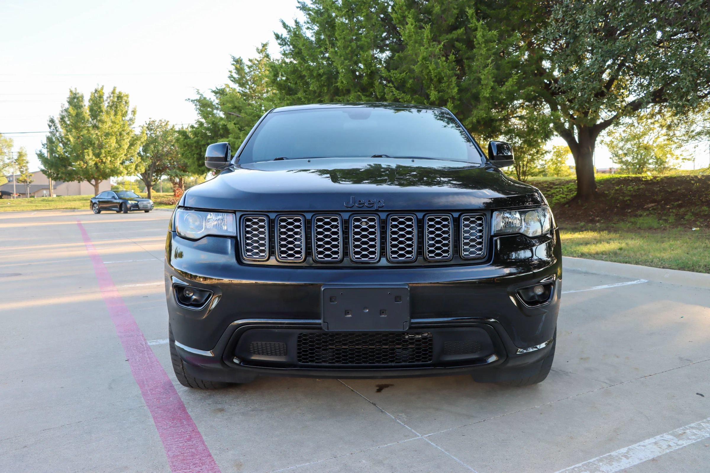 Used 2021 Jeep Grand Cherokee Laredo X RWD image 2