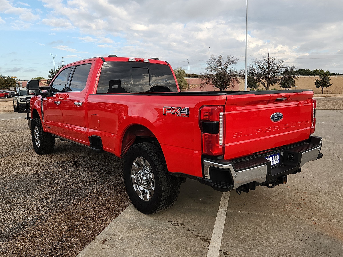 Used 2023 Ford F350 Lariat w/ Lariat Ultimate Package AWD/4WD image 3