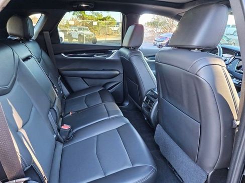 Used 2025 Cadillac XT5 Premium Luxury FWD image 17