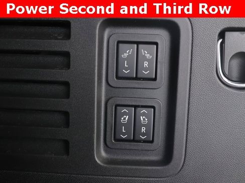 Used 2025 GMC Acadia Denali w/ LPO, Floor Liner Package image 32