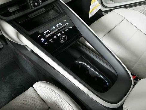 Used 2025 Porsche Macan Electric image 17