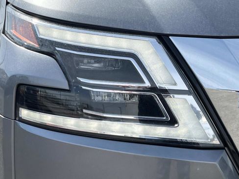 Used 2024 Nissan Armada SL image 9