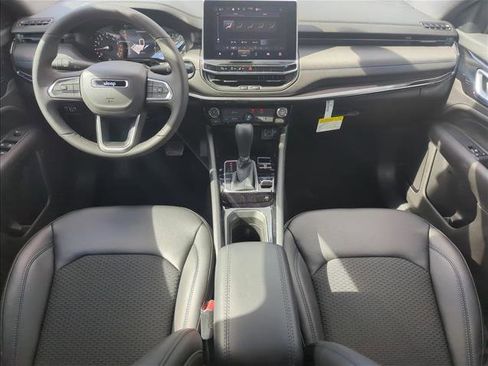 New 2026 Jeep Compass Latitude image 12