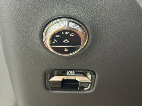 Used 2026 Mercedes-Benz GLC 300 4MATIC image 39