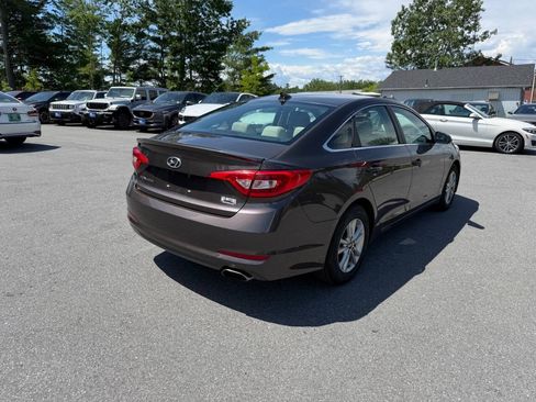 Used 2017 Hyundai Sonata SE FWD image 8