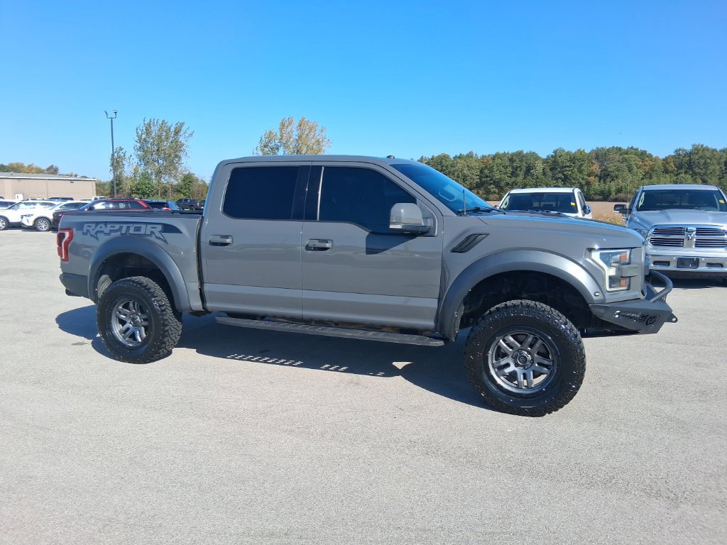 Used 2018 Ford F150 Raptor w/ Equipment Group 802A Luxury AWD/4WD image 8