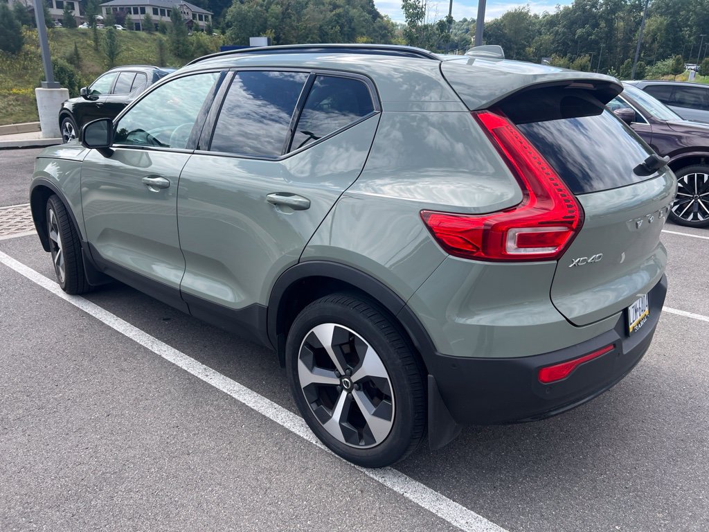 Used 2023 Volvo XC40 B5 Plus w/ Driver Assist Package AWD/4WD image 16