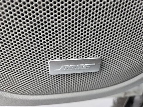 Certified 2023 GMC Acadia SLT w/ Technology Package image 11