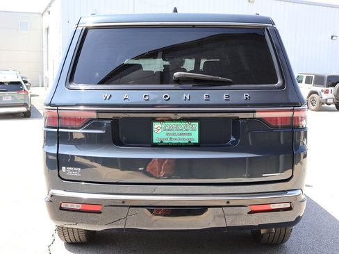 Used 2024 Jeep Wagoneer Series III AWD/4WD image 4