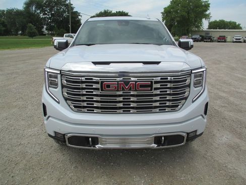 New 2026 GMC Sierra 1500 Denali w/ Denali Reserve Package AWD/4WD image 11