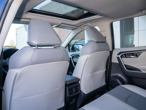 Certified 2022 Toyota RAV4 XLE Premium image 16