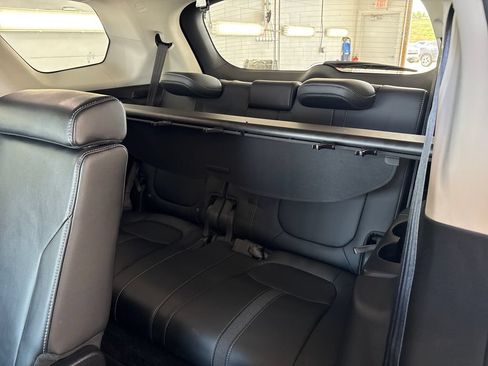Used 2025 Honda Pilot EX-L image 46